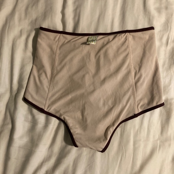 Kortni Jeane High Waisted Ruffle Bottoms - Picture 5 of 5